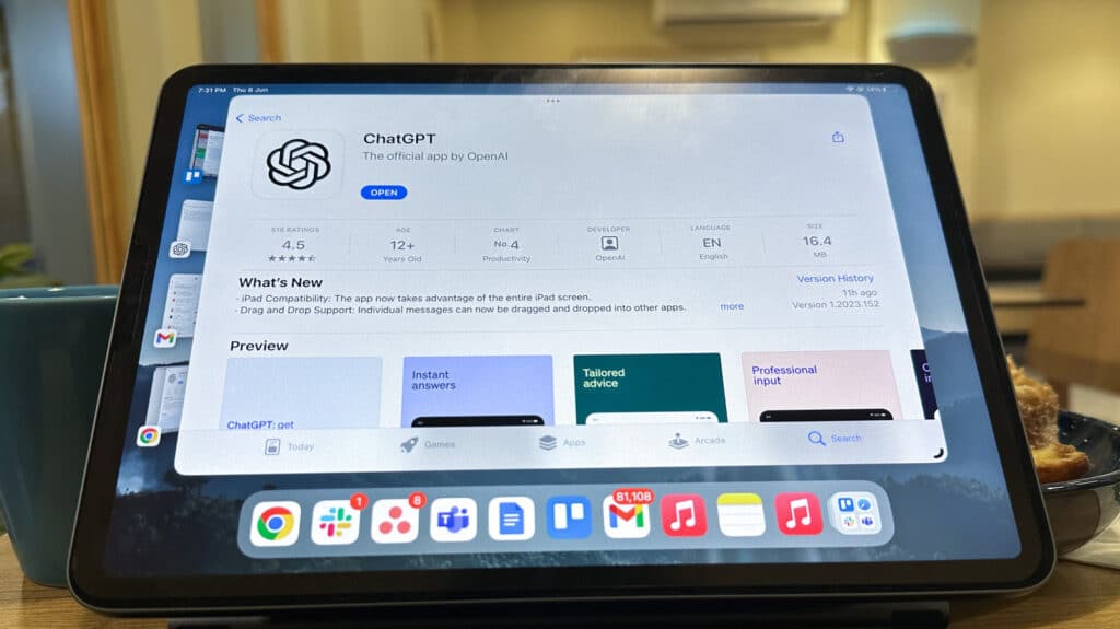 How to fix ChatGPT app stuck on logo screen on iPadOS 17 ,iOS 26 (blank white / won’t load)